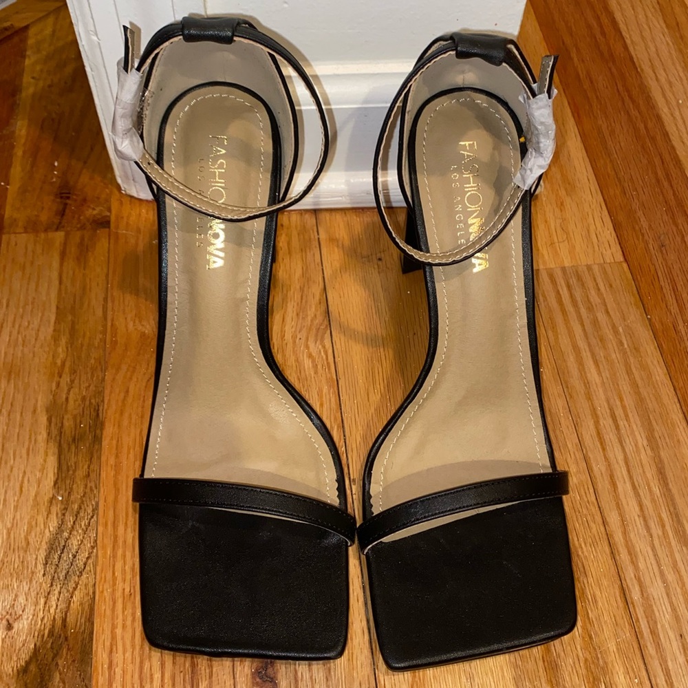 FASHION NOVA - Heeled Sandal